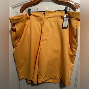 Izod Golf Shorts, size 44, yellow, NWT